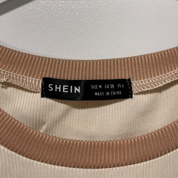 Cap sleeve Cream and tan sun crop top - Picture 5 of 6